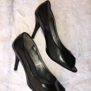 Smooth Black PU Leather Peep-Toe Pumps in Size 12W